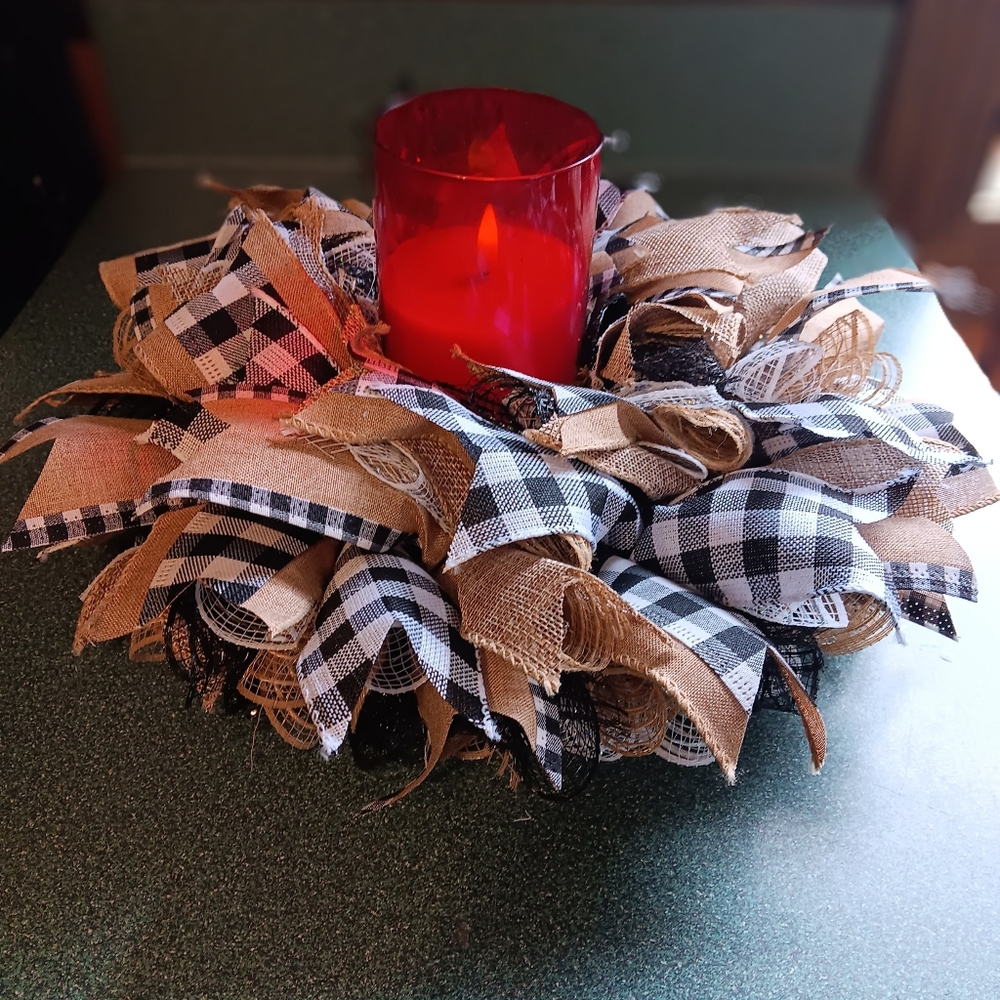 Centerpiece - Picture 3 of 3